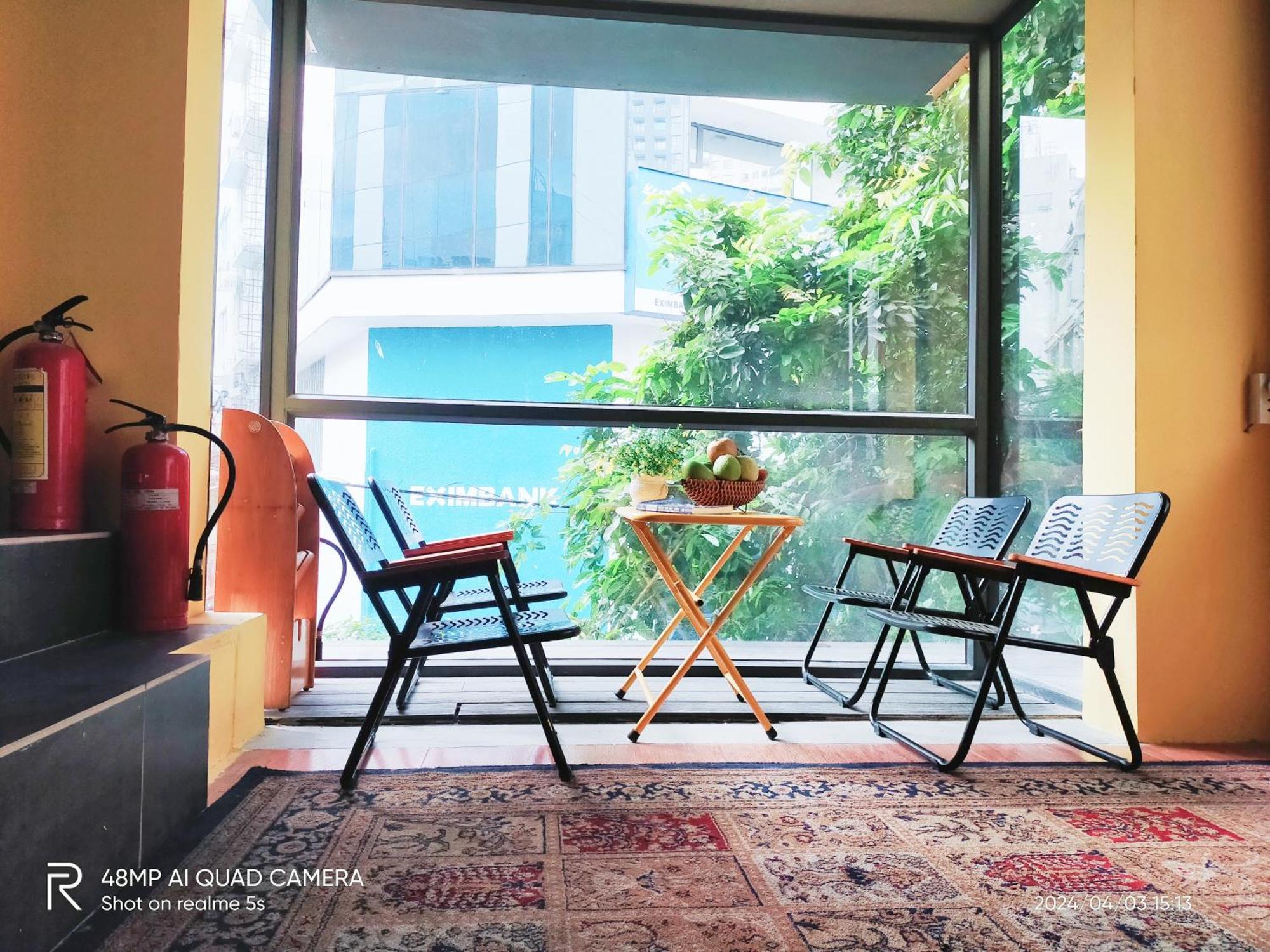 Shusimi House & Boutique Near Tan Son Nhat Airport Khách sạn hẻo lánh *